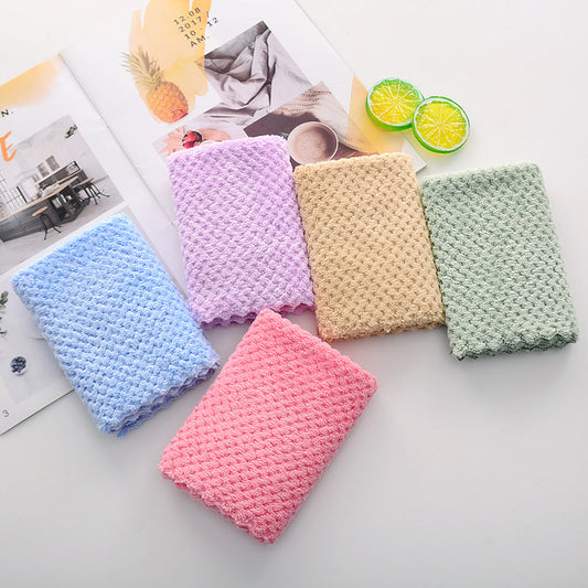 Soft towels (Random color)